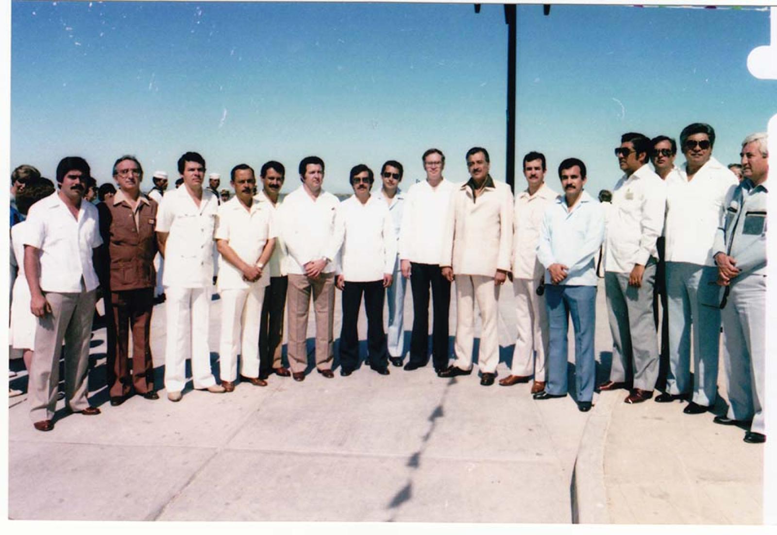 Alberto Andrés Alvarado Arámburo y funcionarios públicos.