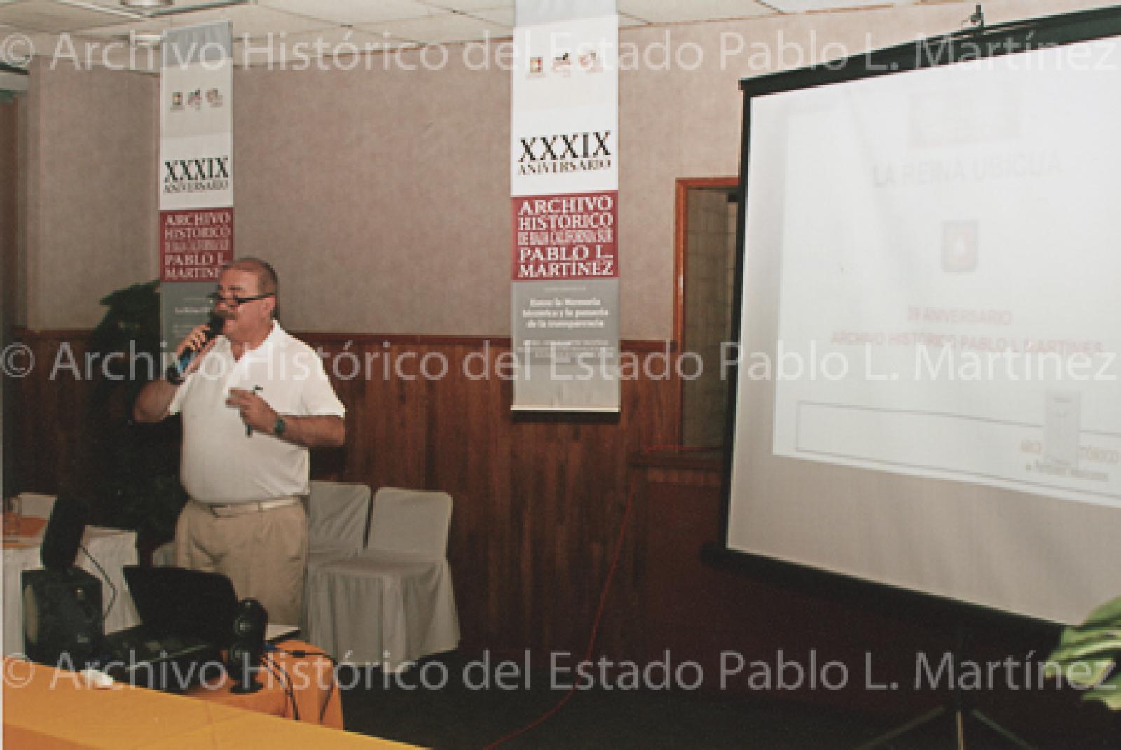 Alberto García López dicta ponencia “La reina ubicua” en el XXIX aniversario del Archivo Histórico Pablo L. Martínez.