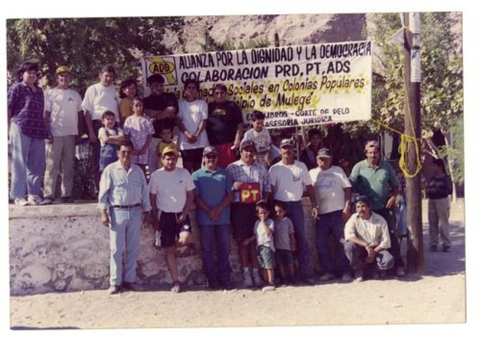 Alianza por la Dignidad y la Democracia (ADD) en Mulegé, retrato de grupo.