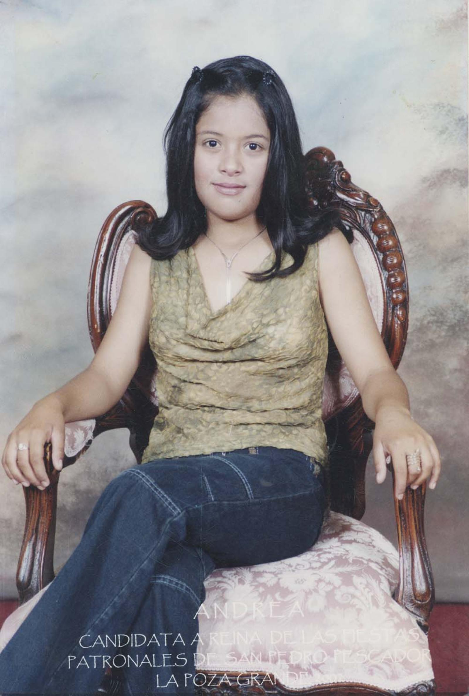 “Andrea, candidata a reina de las fiestas patronales de San Pedro Pescador”.