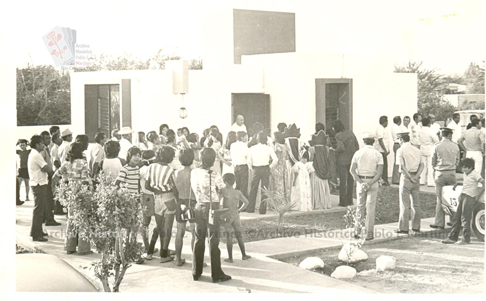 Ángel César Mendoza Arámburo en ceremonia de inauguración de un edificio público.