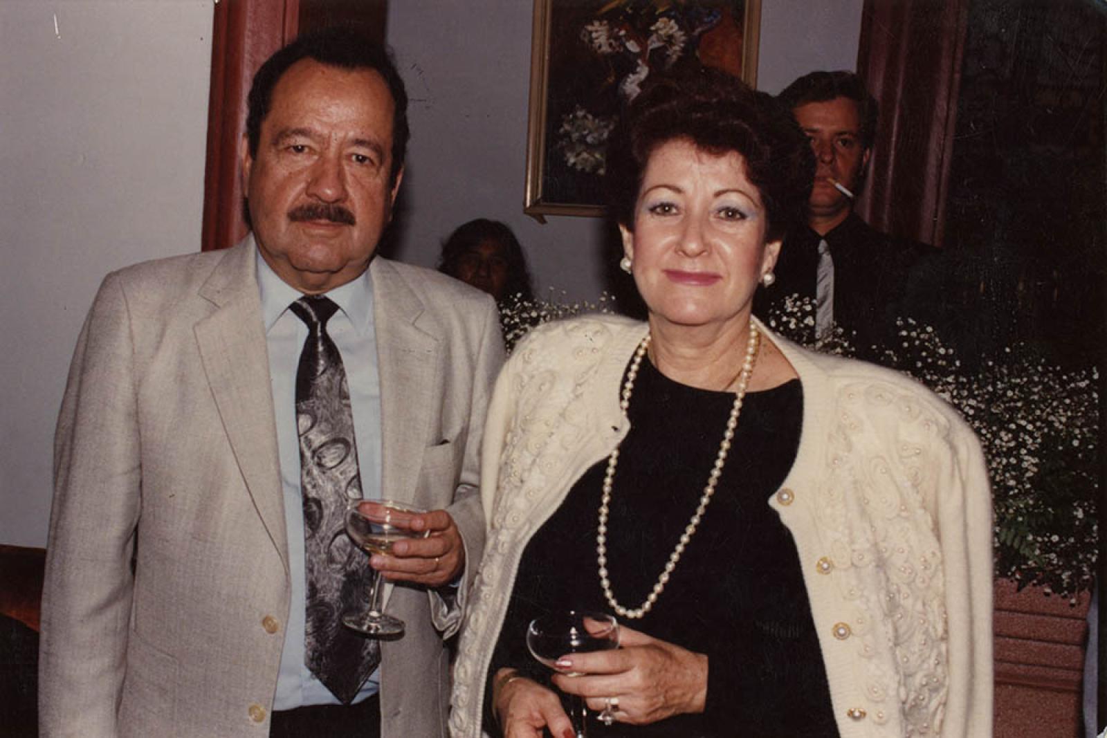 Ángel César Mendoza y su esposa Luz Davis Garayzar, retrato.
