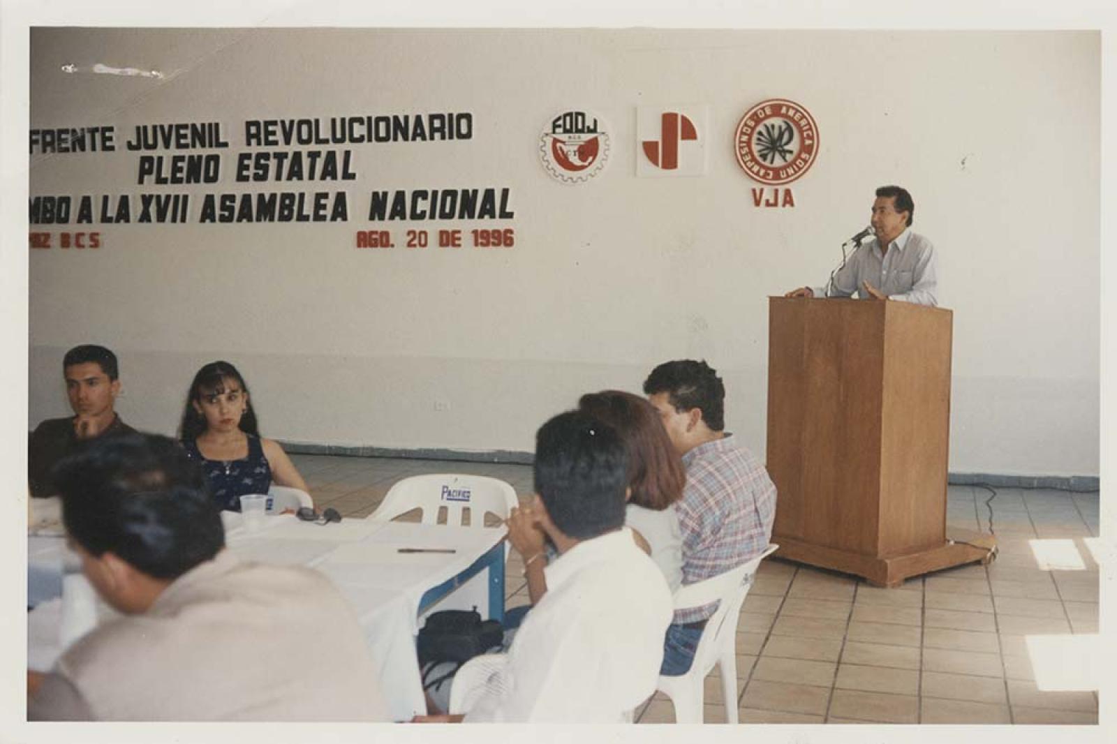 Asamblea del Frente Juvenil Revolucionario.