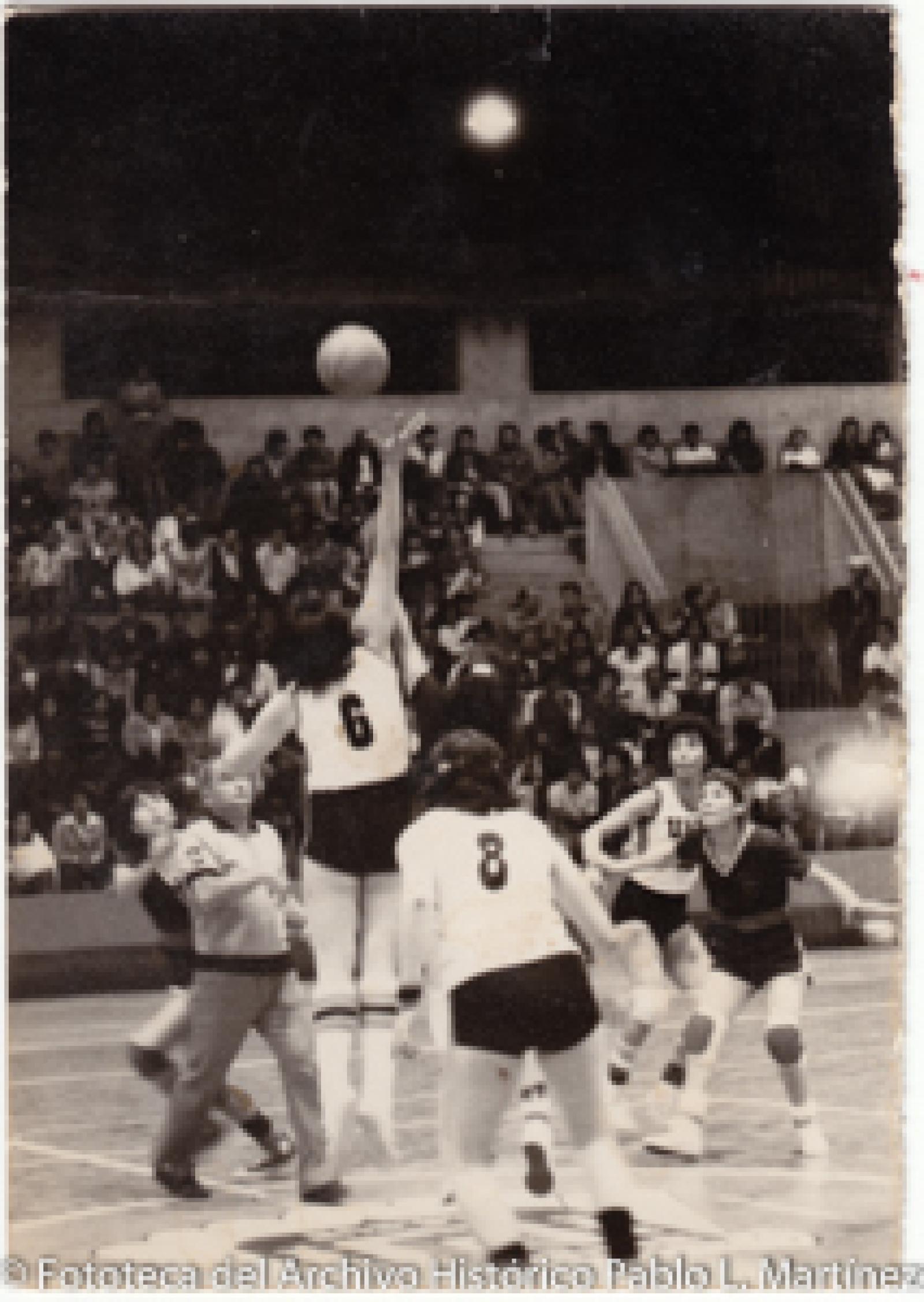 “Básquetbol”, equipo femenil.