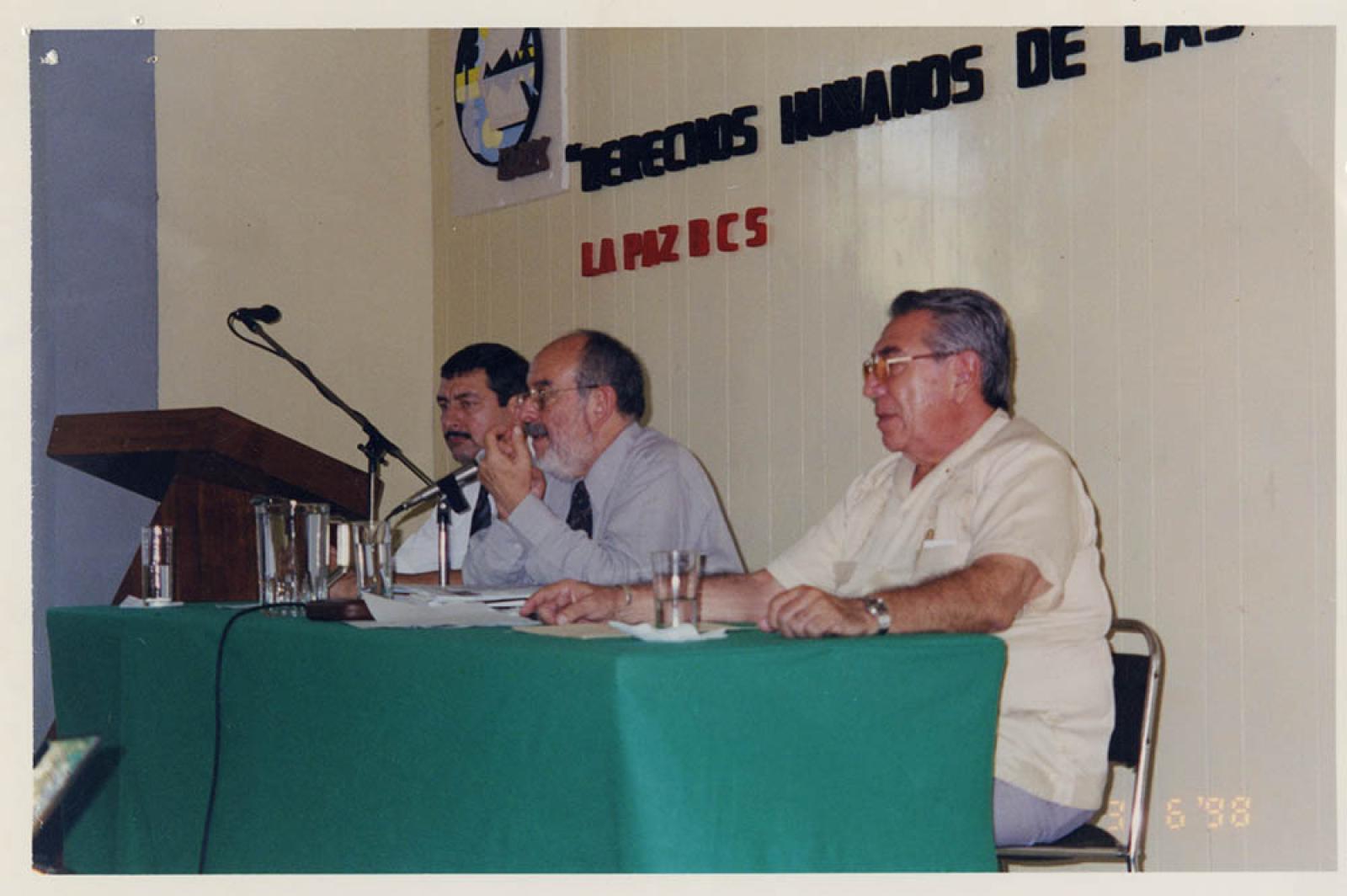 Conferencia de Derechos Humanos en la Universidad Autónoma de Baja California Sur.