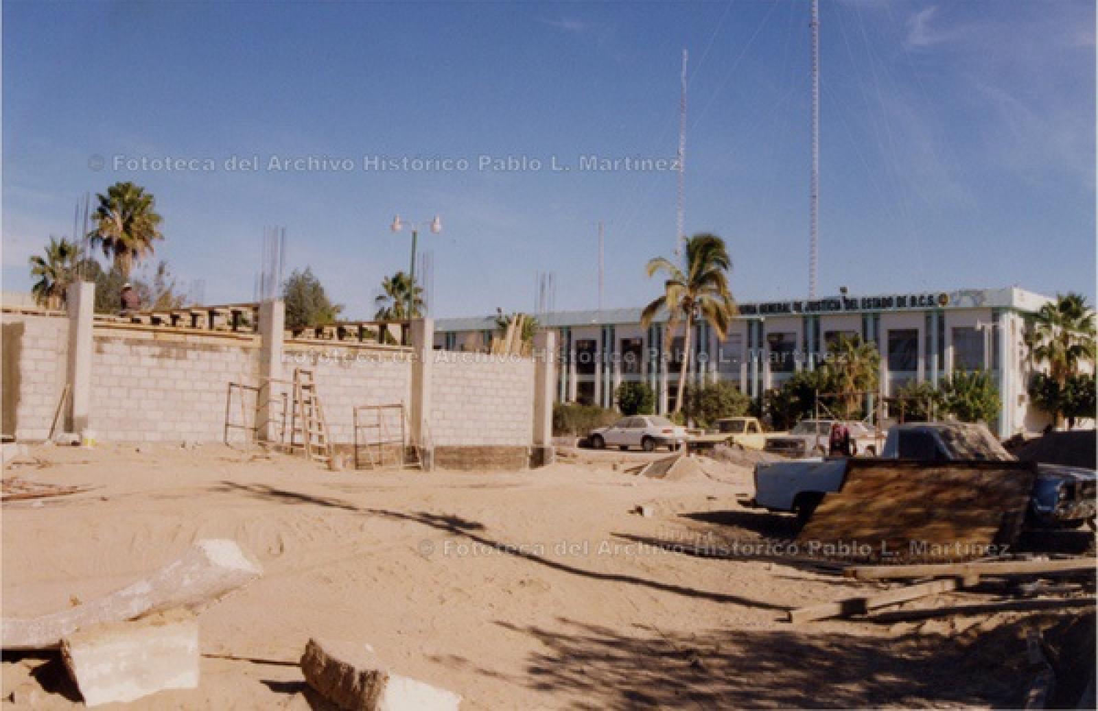 Construcción del Centro de Rehabilitación Social (CERESO), frente al edificio de la  Procuraduría General de Justicia.