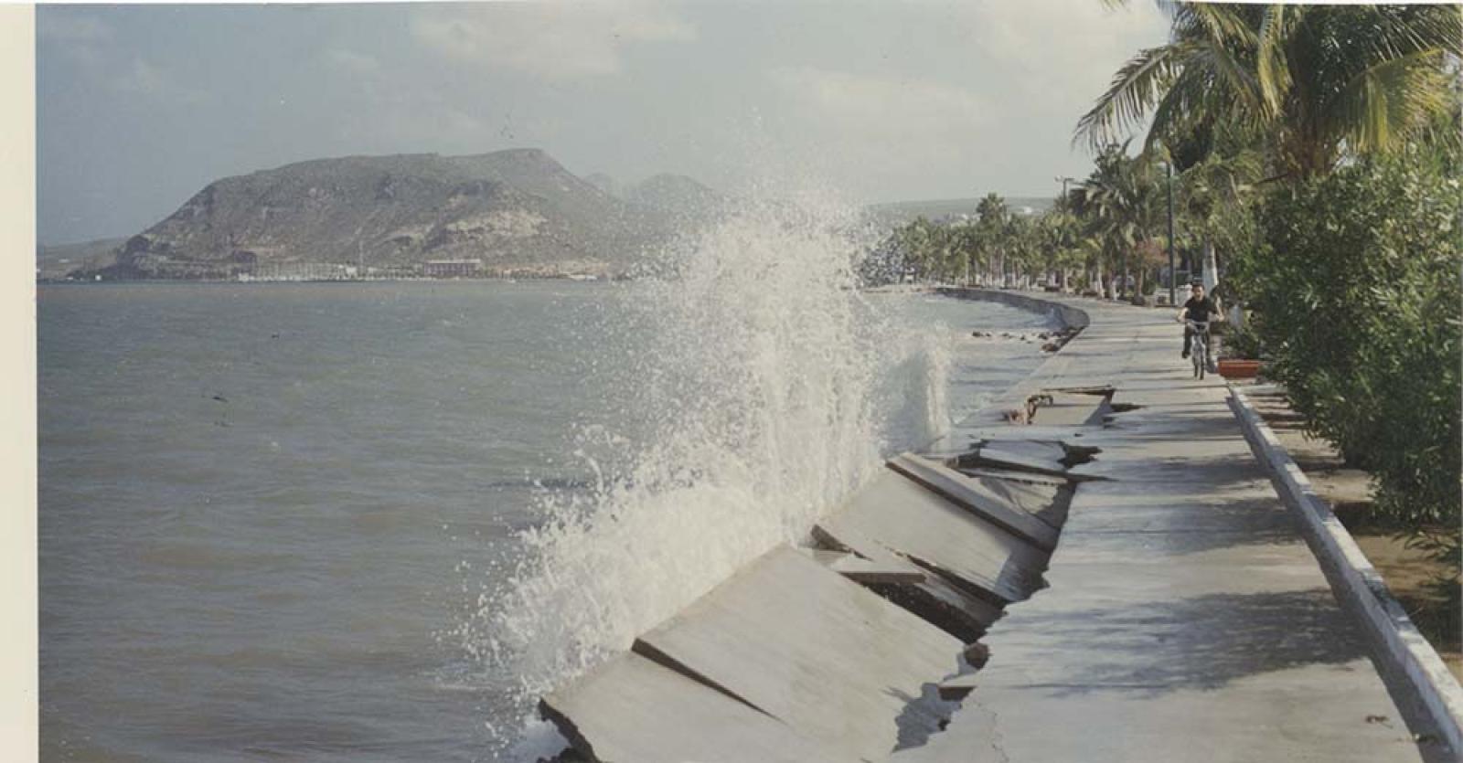 Efectos de un frente frio, Malecón de La Paz,