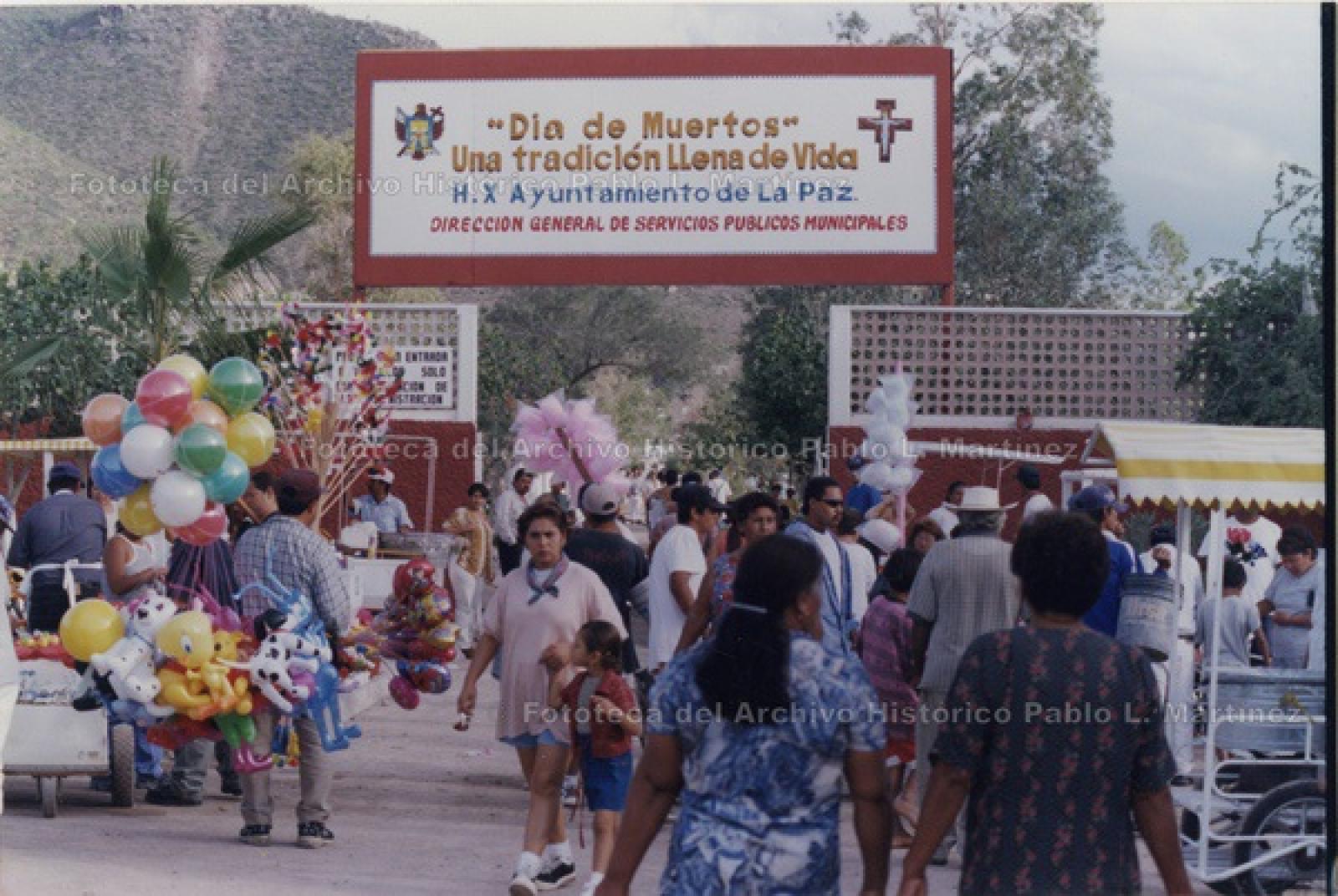 Entrada al panteón de Los Sanjuanes, La Paz.