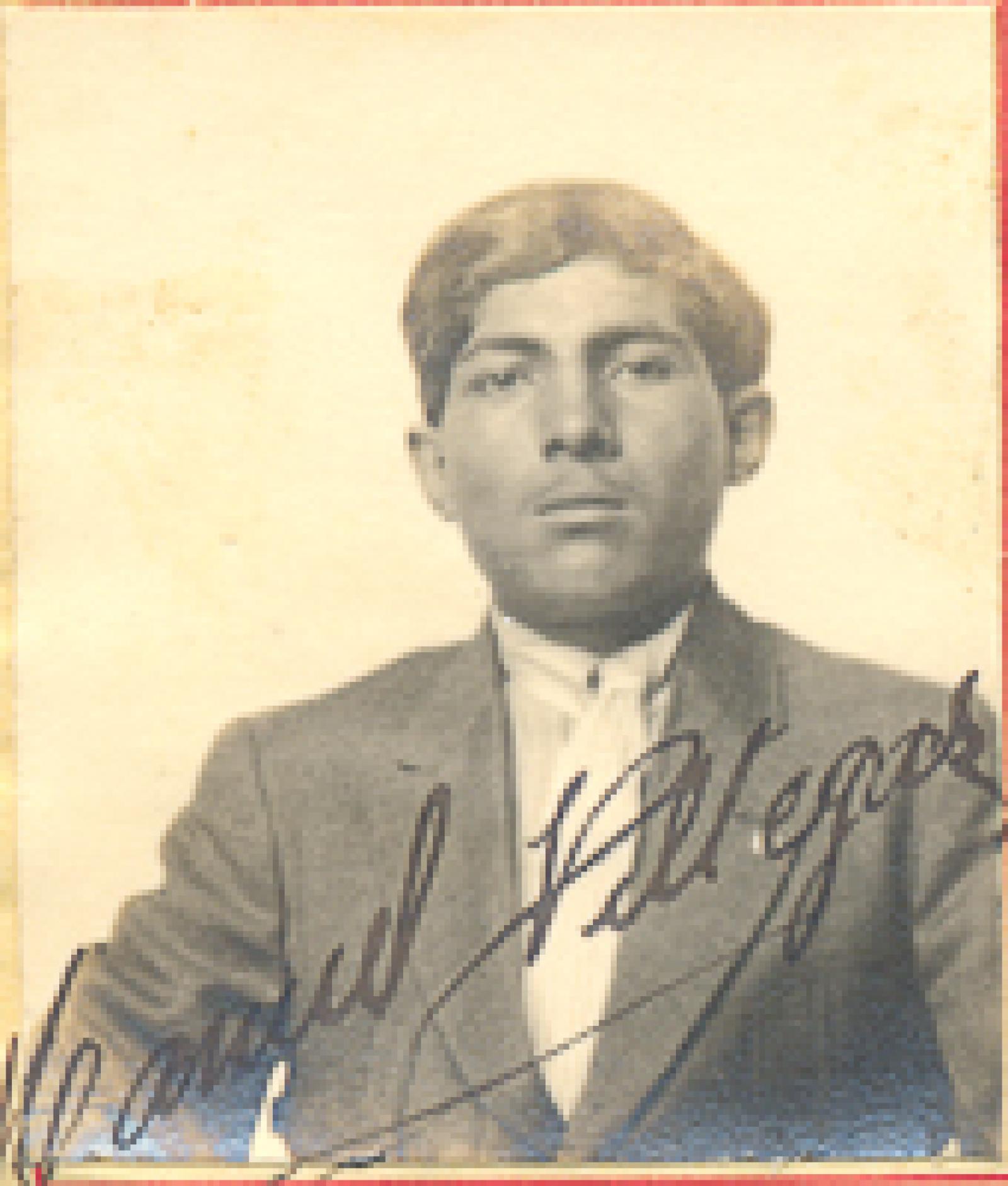 Francisco Estrada.