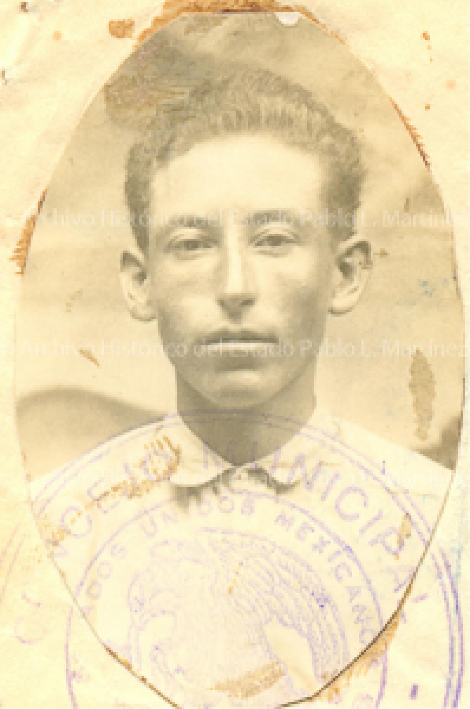 Juan Moyrón Wear.