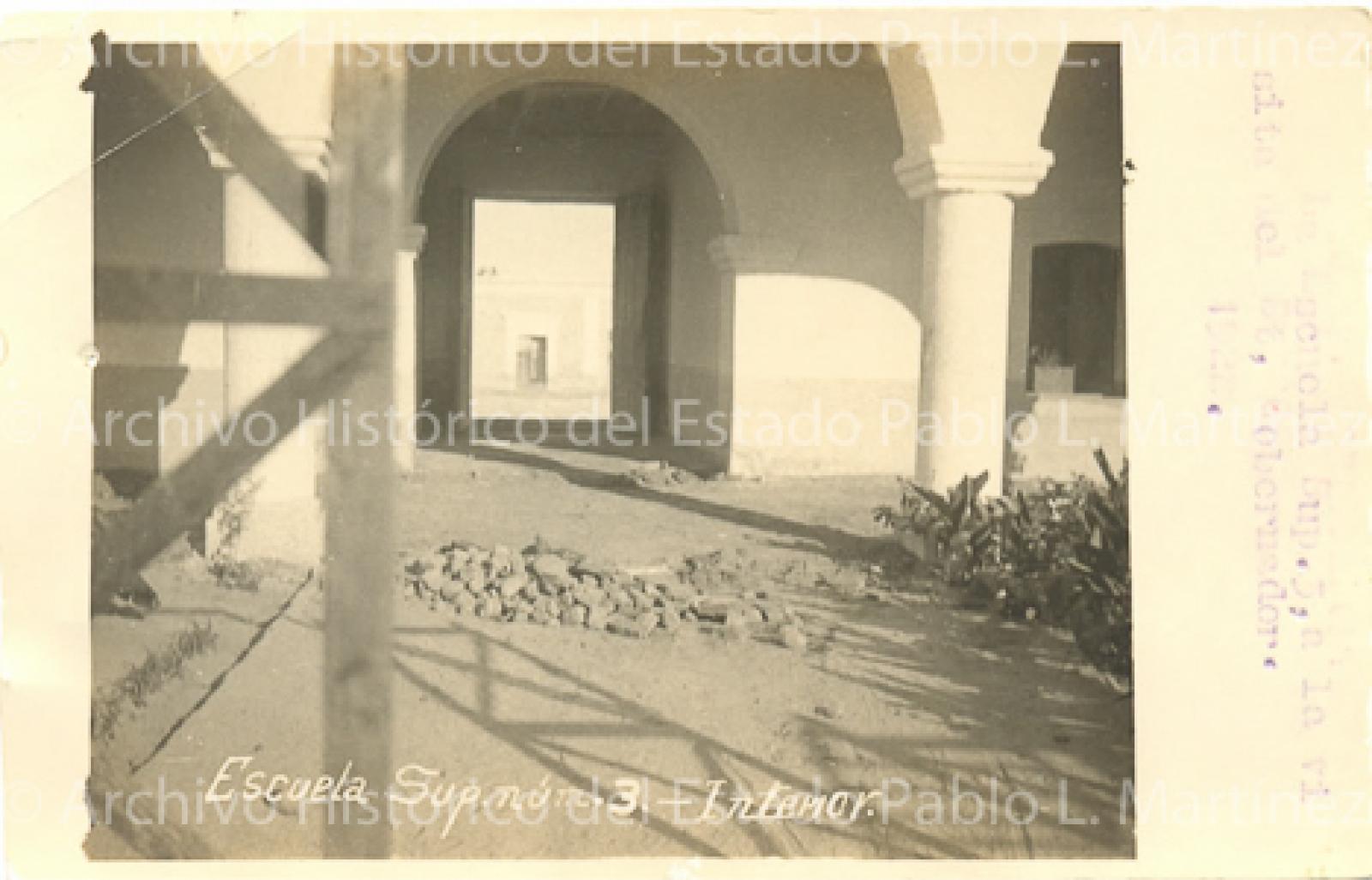 La Escuela Superior 3 de San José del Cabo, a la visita del gobernador en 1922.