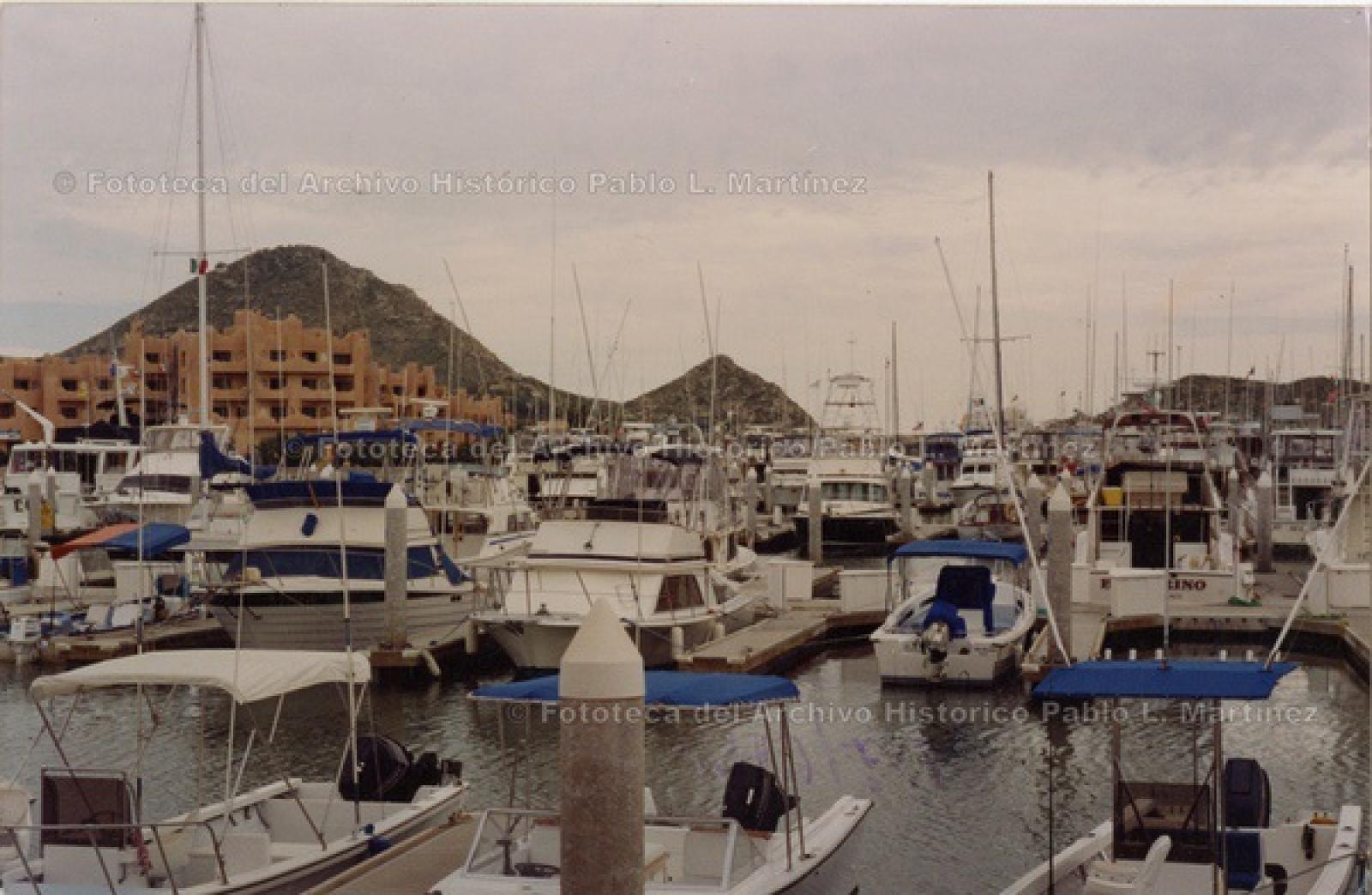 “Marina de Cabo San Lucas”.