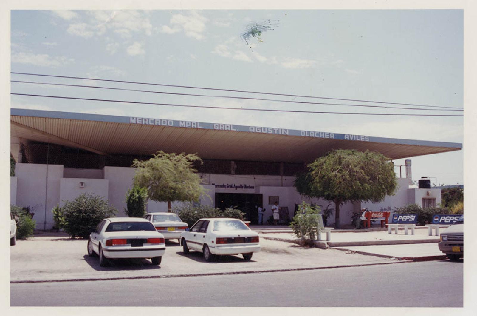 Mercado municipal General Agustín Olachea Avilés.