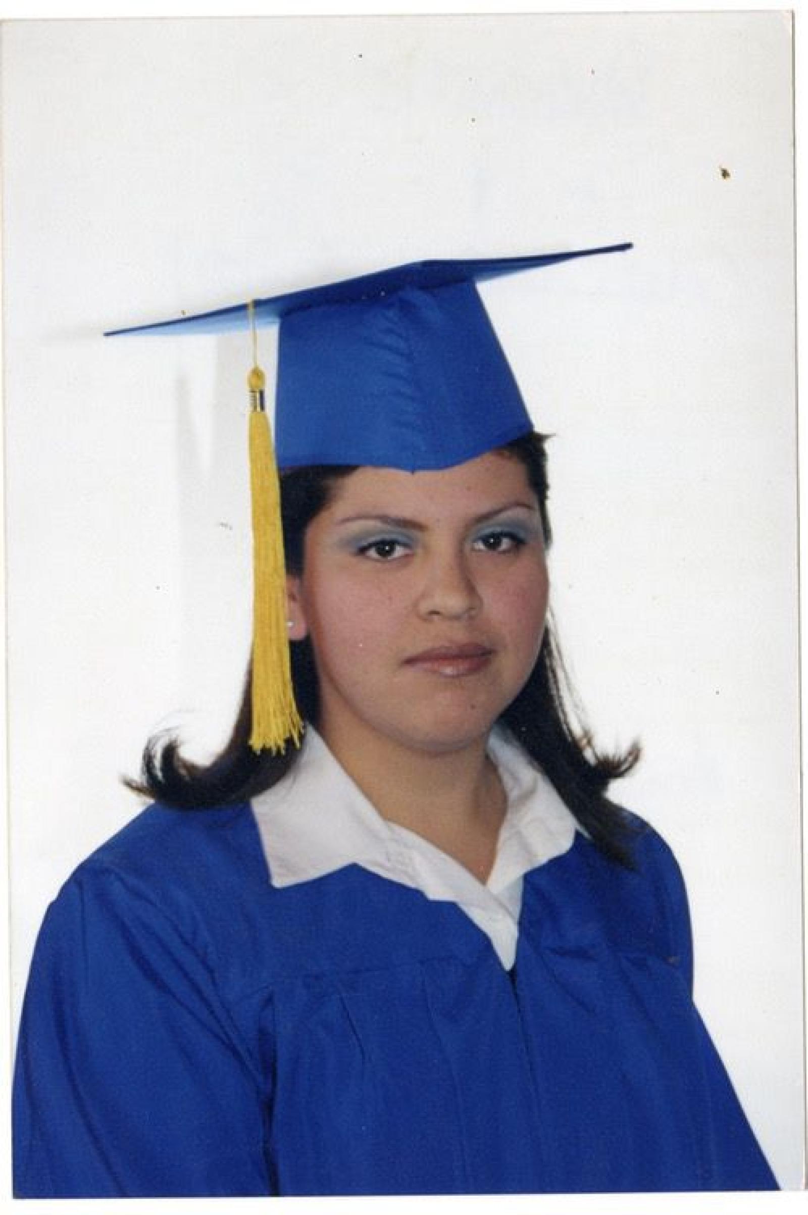 Mónica Yaneth Espinoza Castro, egresada de la Licenciatura en Psicología, retrato.