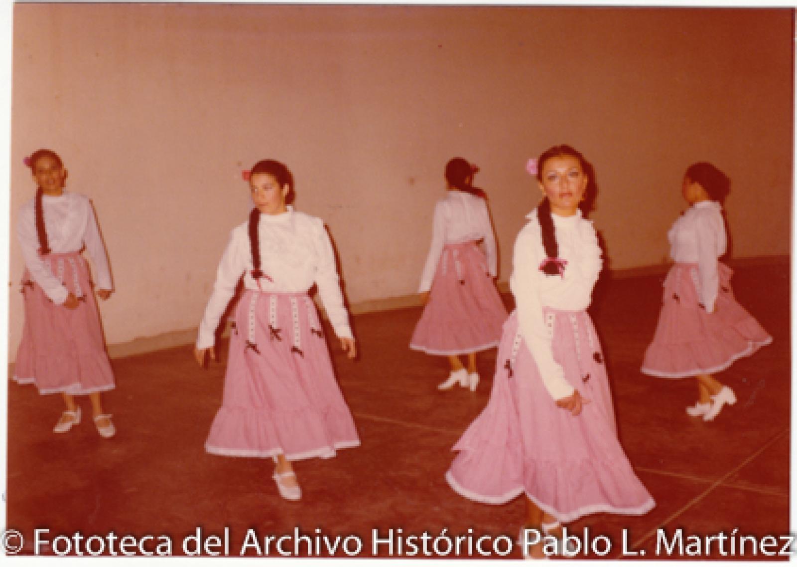 Mujeres que bailan.