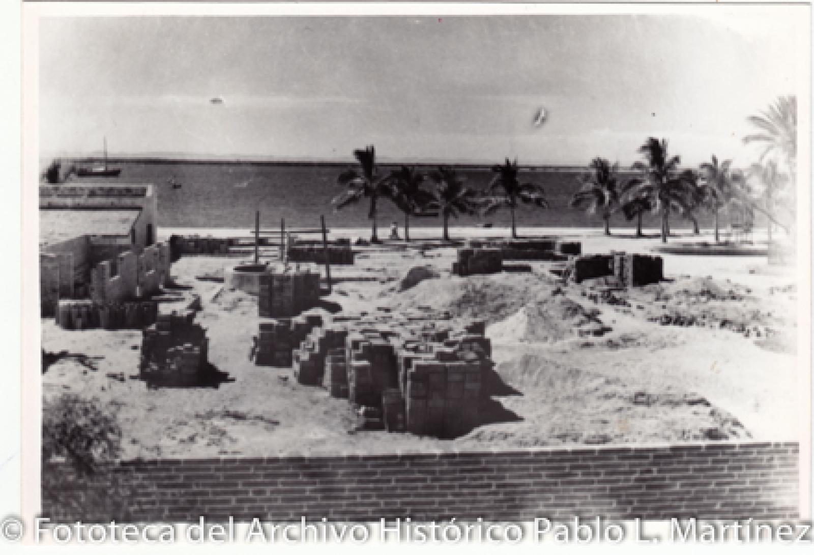 Obra de construcción, malecón de La Paz.