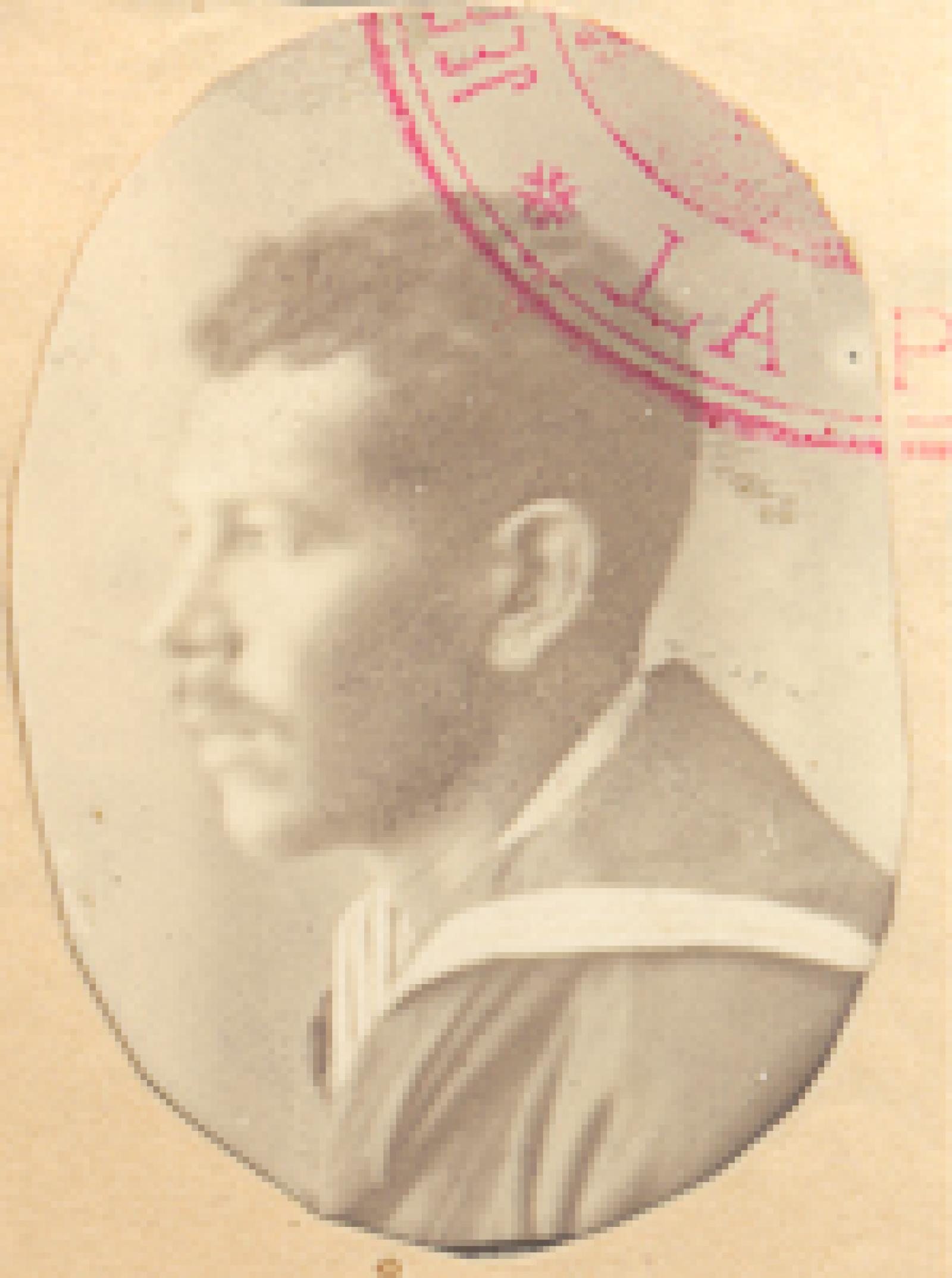 Pedro R. Puppo de perfil.