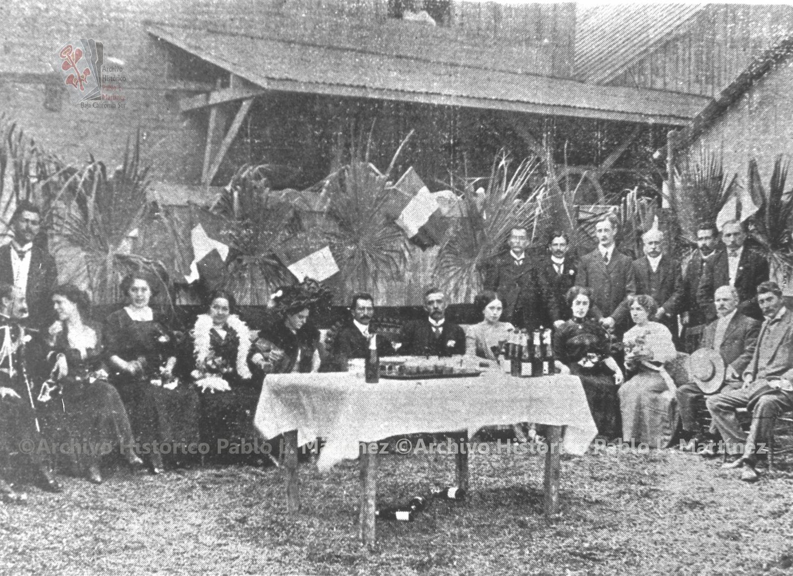 Recepción de José María Pino Suárez en la tenería Viosca, retrato de grupo.