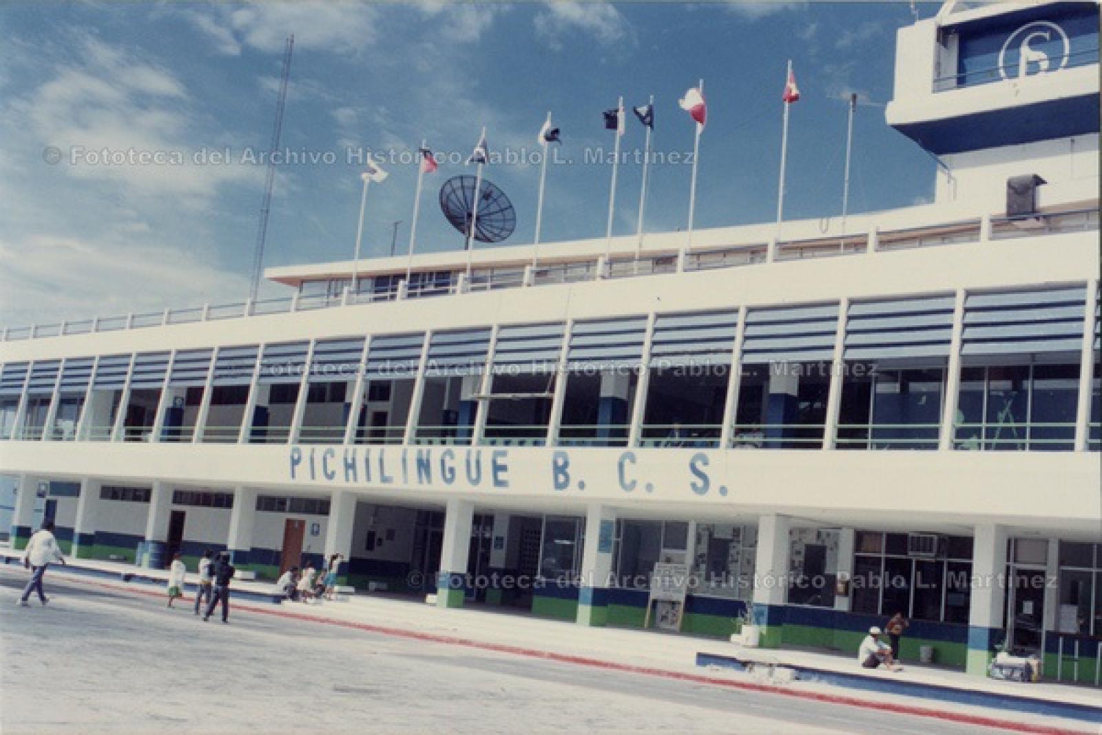 Terminal marítima de Pichilingue, La Paz.